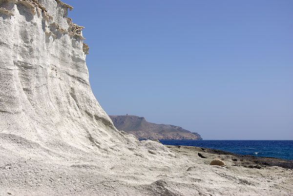 Foto eines Felsen an der Cala del Ploma, Cabo de Gata, Andalusien